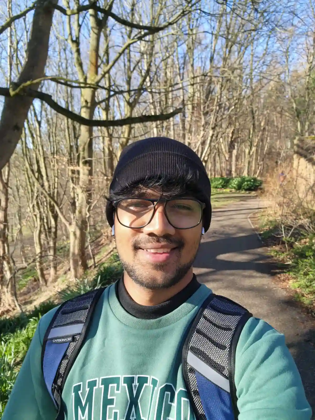 a smiling portrait image of the best digital marketing expert in kollam